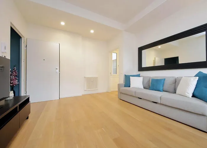 Spacious And Cozy Near Metro A Apartament *