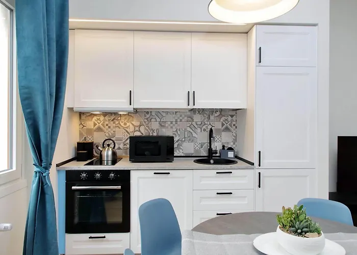Apartament Spacious And Cozy Near Metro A