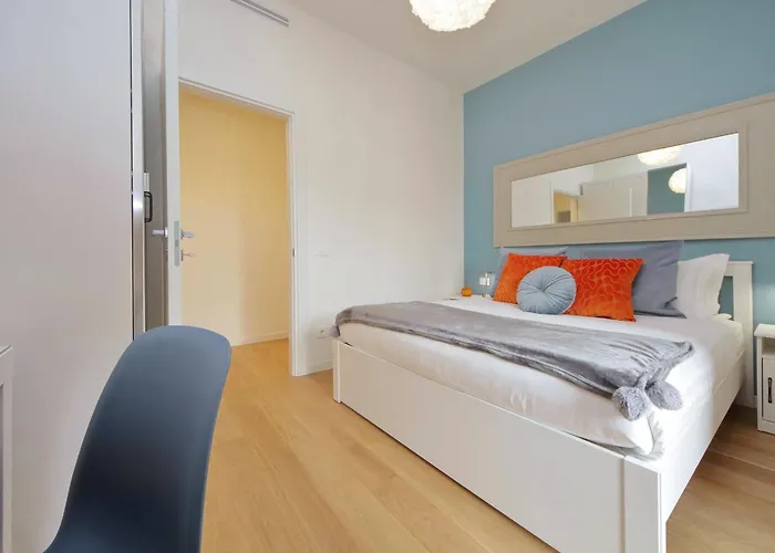 Apartament Spacious And Cozy Near Metro A Rzym