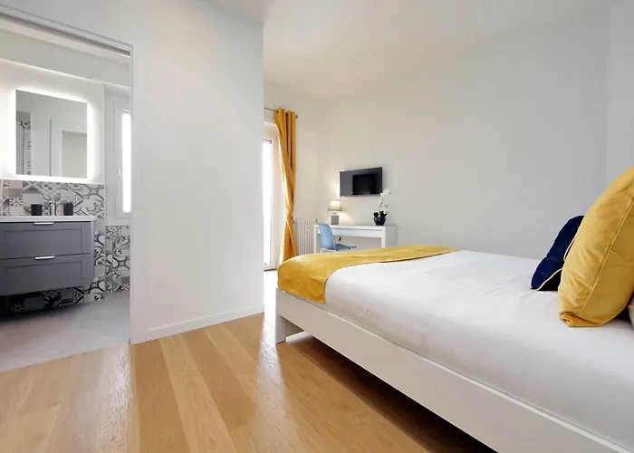 Spacious And Cozy Near Metro A Apartament Rzym