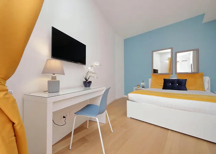 Apartament Spacious And Cozy Near Metro A Rzym