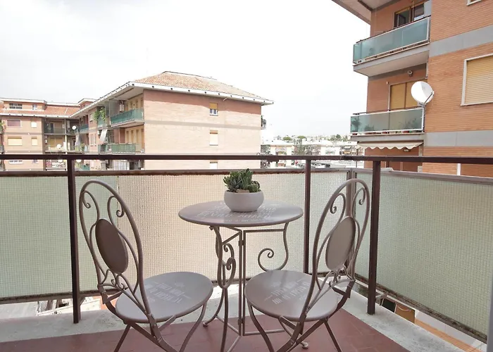 Spacious And Cozy Near Metro A Rzym