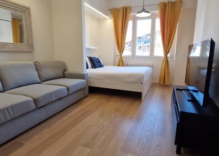 Apartament Spacious And Cozy Near Metro A